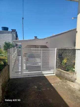 Foto do imóvel Casa para Venda em Concórdia, Petrópolis, 2 dormitórios, 1 banheiro, 1 vaga em Rua das Nogueiras