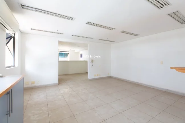 Imagem Conjunto comercial com 196m2 ao lado da estação Barra Funda.
