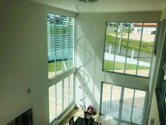 Imagem Linda casa de Alto Padrão no condomínio Ninho Verde I Eco Residence - 400 m² construído, 1350 m² de área total..
