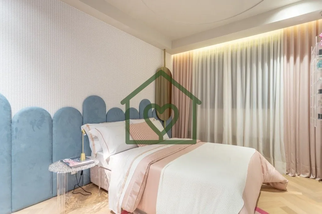 Imagem Jardim Europa, apto andar alto com 202 metros privativos sendo 3 suítes e 3 vagas no Tree Haus, emp...