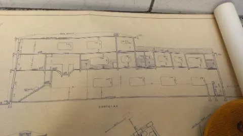 Imagem VENDA DE PRÉDIO COMERCIAL NO CENTRO DE SANTA ISABEL com +- 800m² COM 1 Loja Térrea com +- 200m² (alugada já gerado renda). CONSULTE-NOS.