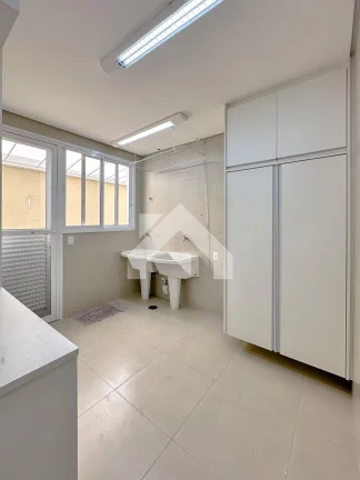 Imagem Casa de Condomínio em Alphaville - Santana de Parnaíba, SP