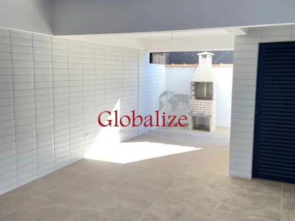 Imagem Sobrado triplex à venda com 94m², 2 suítes, piscina e vaga por R$588.905,00 em Santos