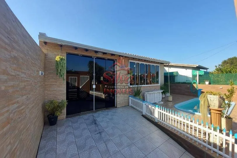 Imagem C471 | Casa com piscina à venda a 450m do mar no Mariluz