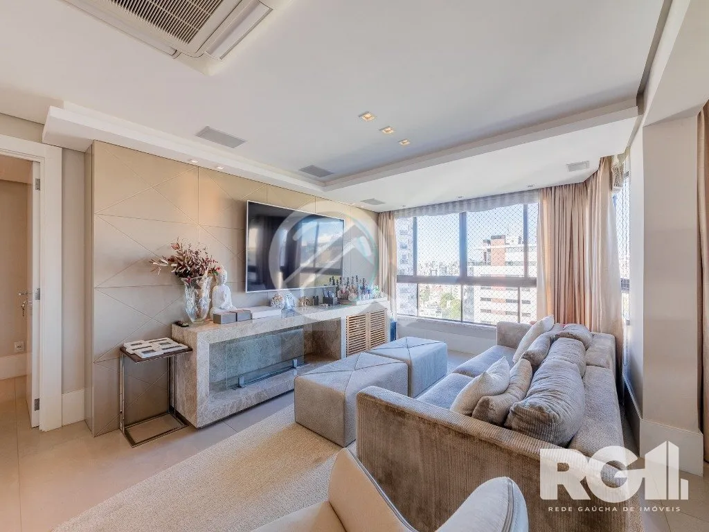 Imagem EXCLUSIVIDADE. Belíssimo apartamento com 245 m², mobiliado, com 3 suítes no bairro Moinhos de Ven...