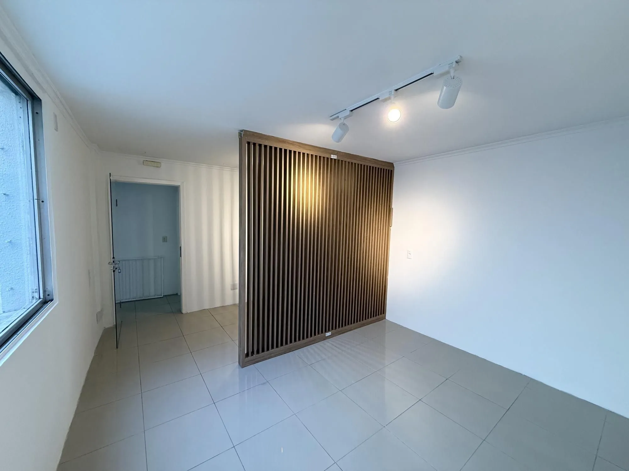 Imagem MÁFFER IMÓVEIS ALUGA - CASA COMERCIAL OU RESIDENCIAL NA AUXILIADORA Rua Marcelo Gama - Bairro Auxiliadora | Porto Alegre/RS