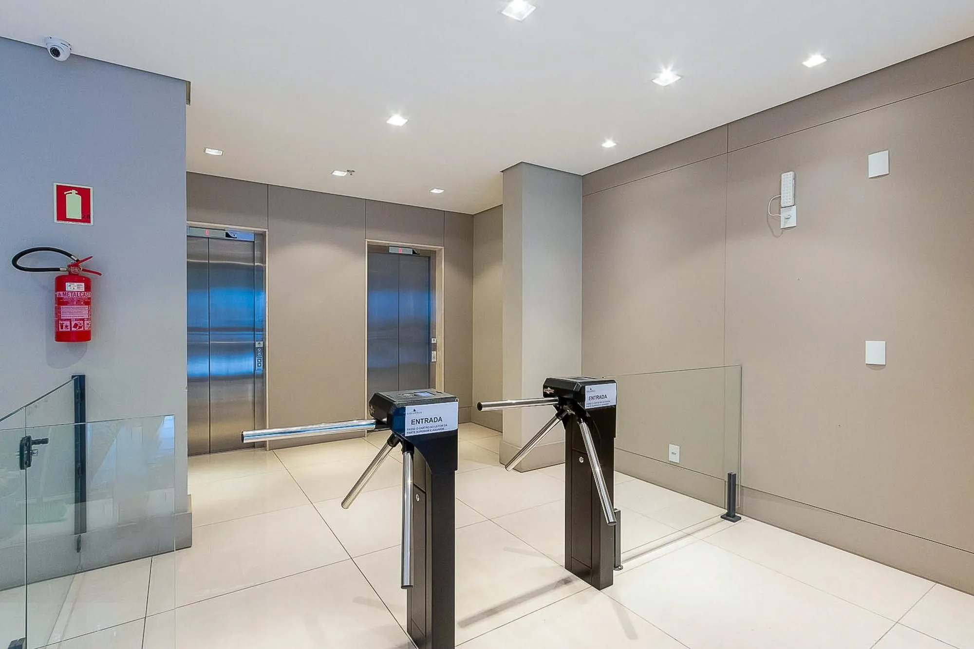 Imagem Conjunto/Sala para Venda - 118.74m², 0 dormitórios, São João