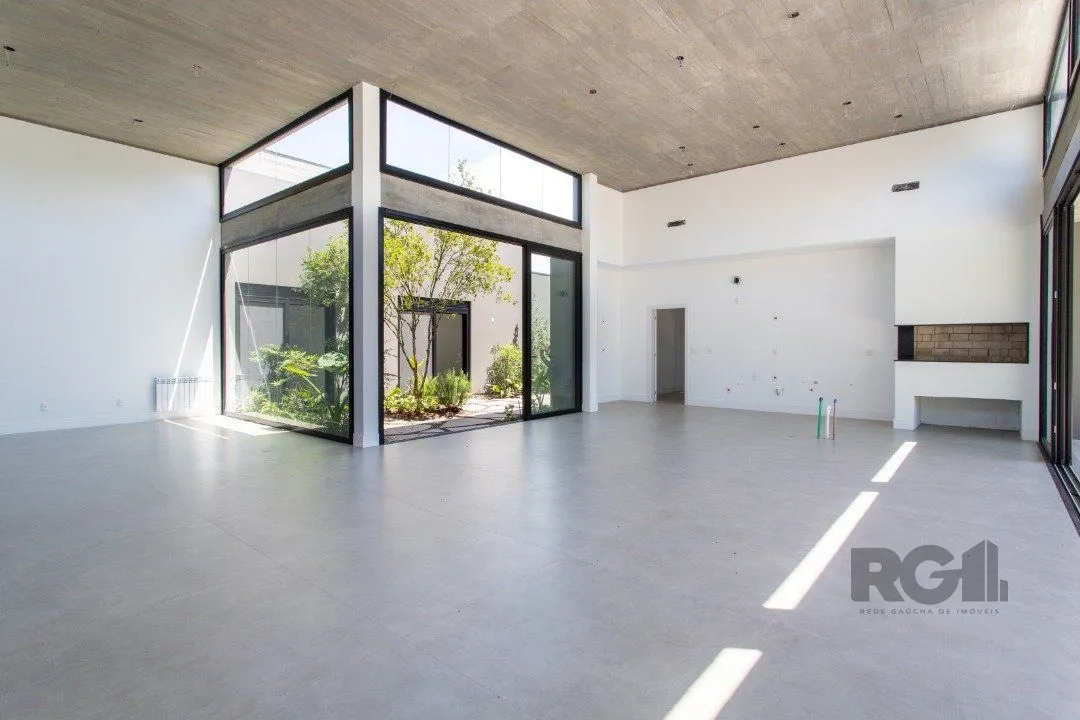 Imagem A Casa Le Mans, uma residência térrea de esquina com 389,48m2 de área coberta