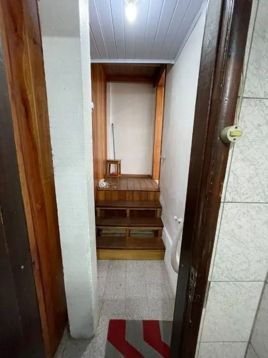 Imagem Vendo Sobrado Residencial com 4 Quartos e Suíte