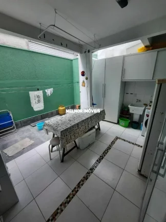 Imagem Sobrado Semi Mobiliado à Venda com 03 Dormitórios sendo 01 Suíte Localizado no bairro Nova Esperança Balneário Camboriú - SC