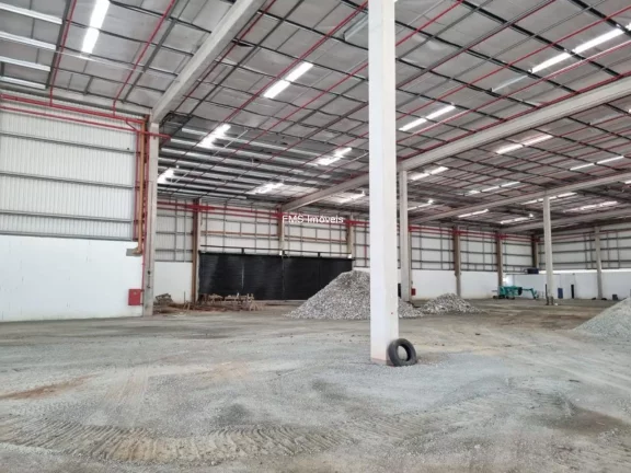 Imagem Galpão Comercial para Locação em Atibaia-SP, Bairro Pinheirinho: 2 Banheiros, 25 Vagas, 8.538,69m² de Área. Venha Conferir!