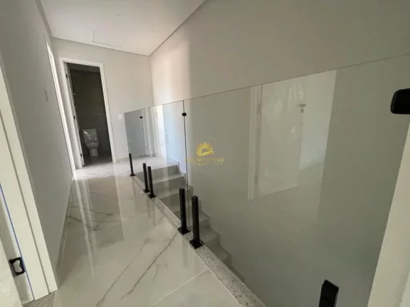 Imagem Excelente oportunidade de adquirir uma belíssima casa geminada no bairro Santa Mônica, em Guarapar...