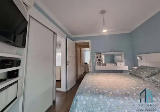 Imagem Sobrado Tríplex Semi mobiliado, 03 quartos c/suíte no Guaira/Água Verde em Curitiba PR