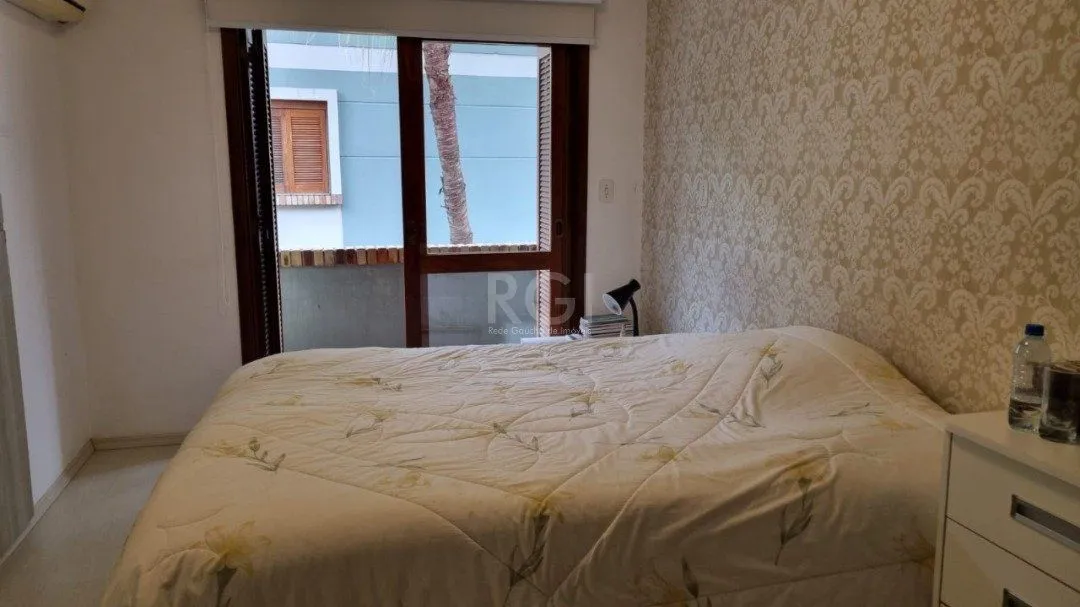 Imagem Casa Condominio para Venda - 218m², 3 dormitórios, sendo 1 suites, 2 vagas - Ipanema