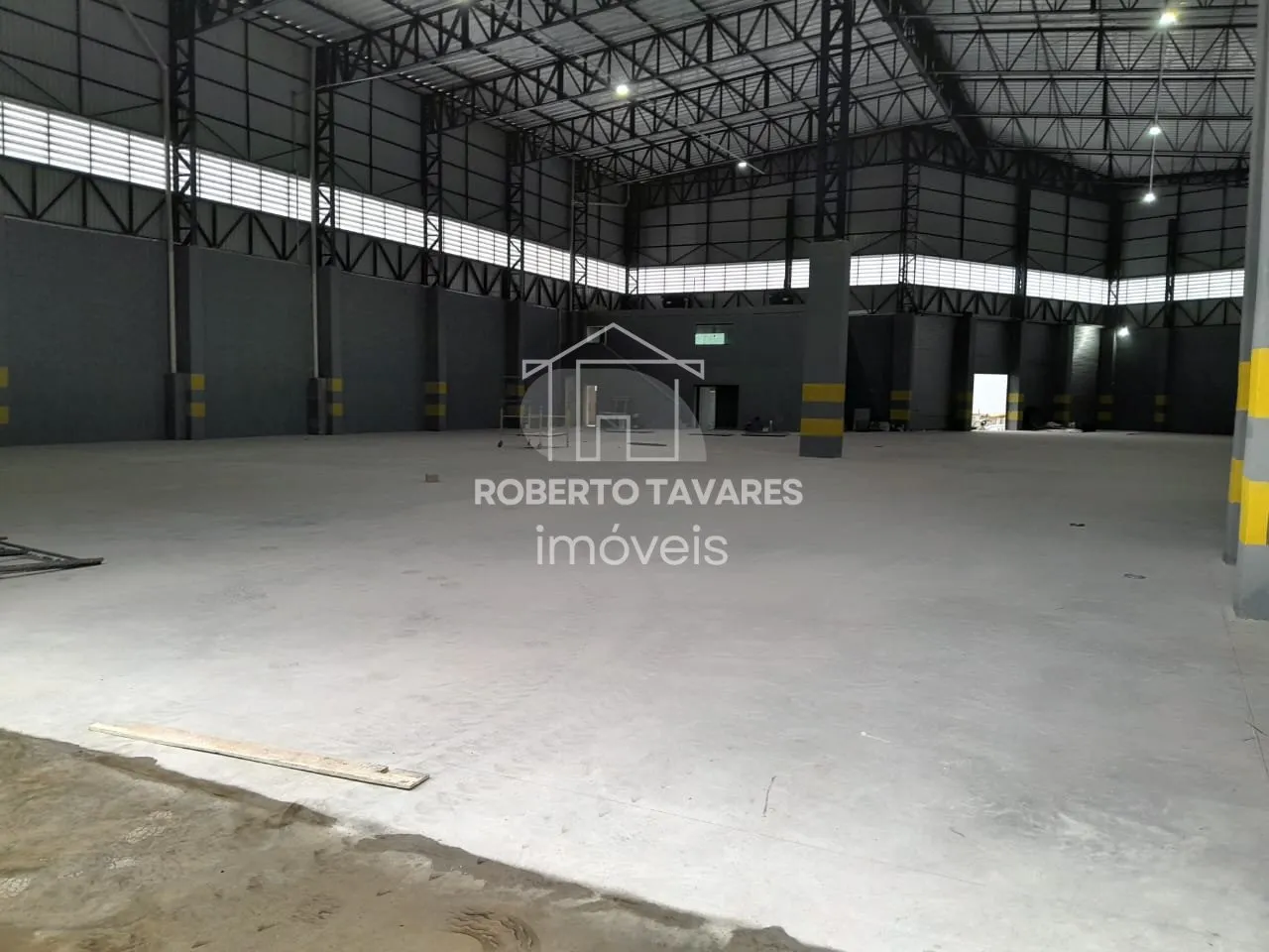 Imagem Galpão para Venda - 3 Docas - 1 Rampa - 10 Vagas de garagens - Junto a Rod. Régis Bittencourt (BR116).