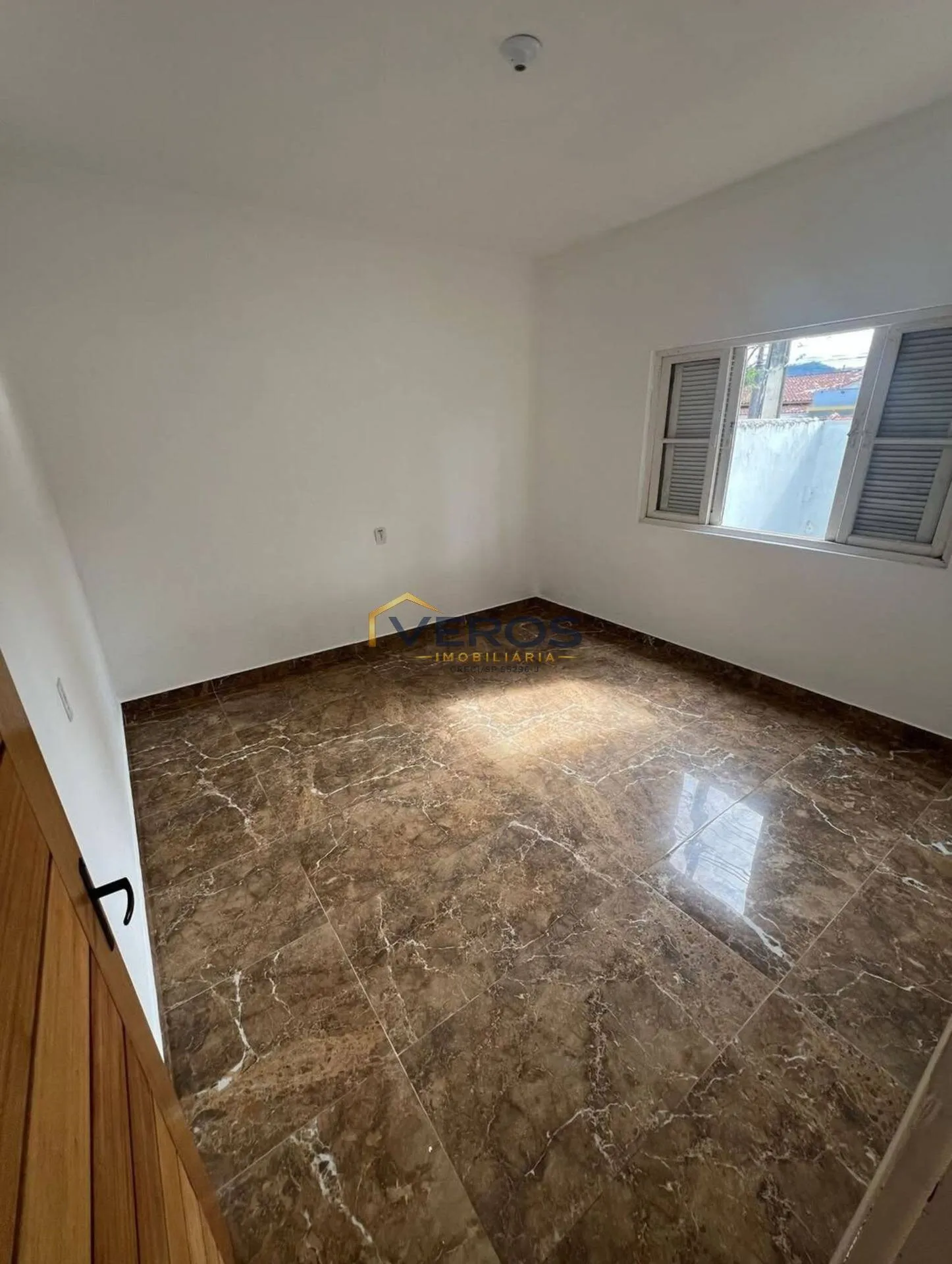 Imagem Casa com 3 Dormitórios para Locação no Indaiá - Caraguatatuba/SP