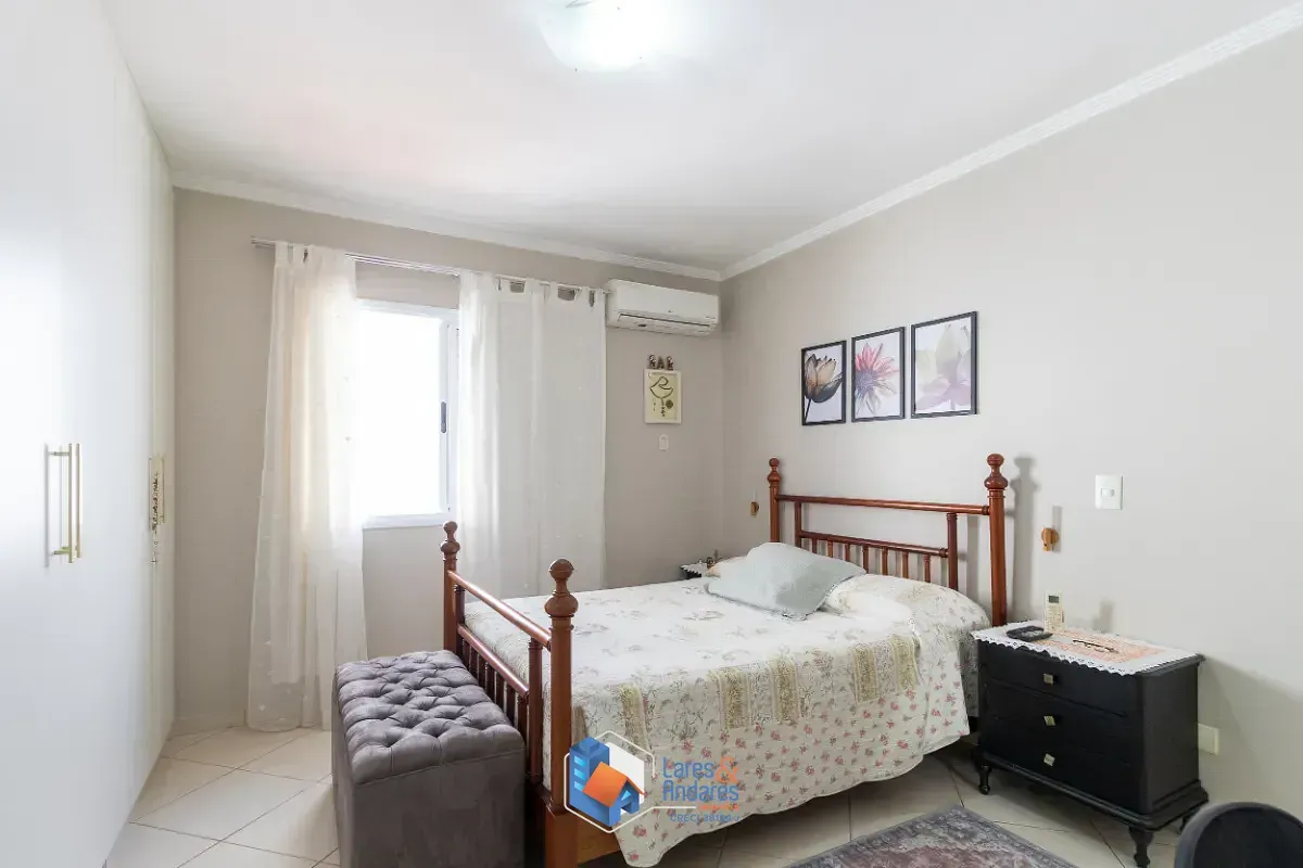 Imagem Casa no condomínio Residencial Recanto dos Pássaros para venda com 3 quartos, sendo 3 suítes, 220m²