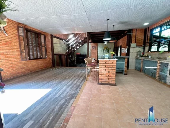 Imagem Casa para Venda em Balneário Camboriú, Praia do Estaleiro, 3 dormitórios, 1 suíte, 2 banheiros, 2 vagas