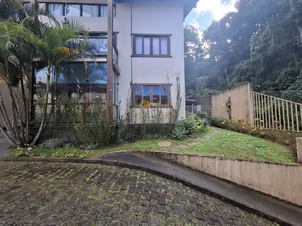 Foto do imóvel Casa em Condomínio para Venda em Teresópolis / RJ em Avenida Rotariana