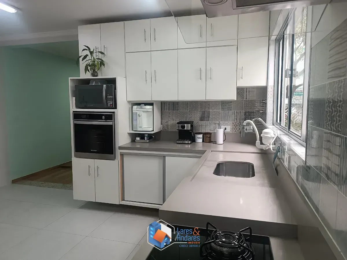 Imagem Sobrado para venda em Vila Basileia com 4 quartos, sendo 3 suítes, 240m²