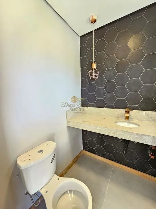 Imagem Casa em Condomínio para Venda em Teresópolis / RJ no bairro Green Valley
