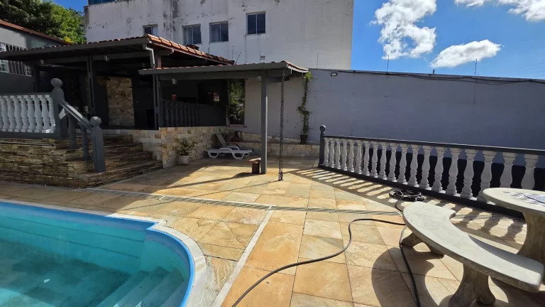Imagem Casa com 2 quartos, sendo 1 suíte - Jardim Leblon