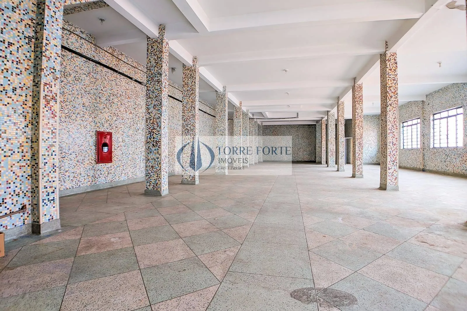 Imagem Ótimo espaço comercial ,loja e sobre loja de esquina na Penha de França