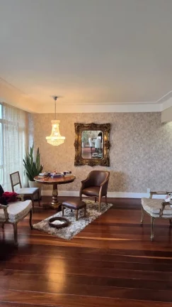 Imagem A 5ª Avenida Imóveis, selecionou esse exclusivo apartamento de 3/4 para você morar com muito charme no bairro mais tradicional de Salvador: A Graça