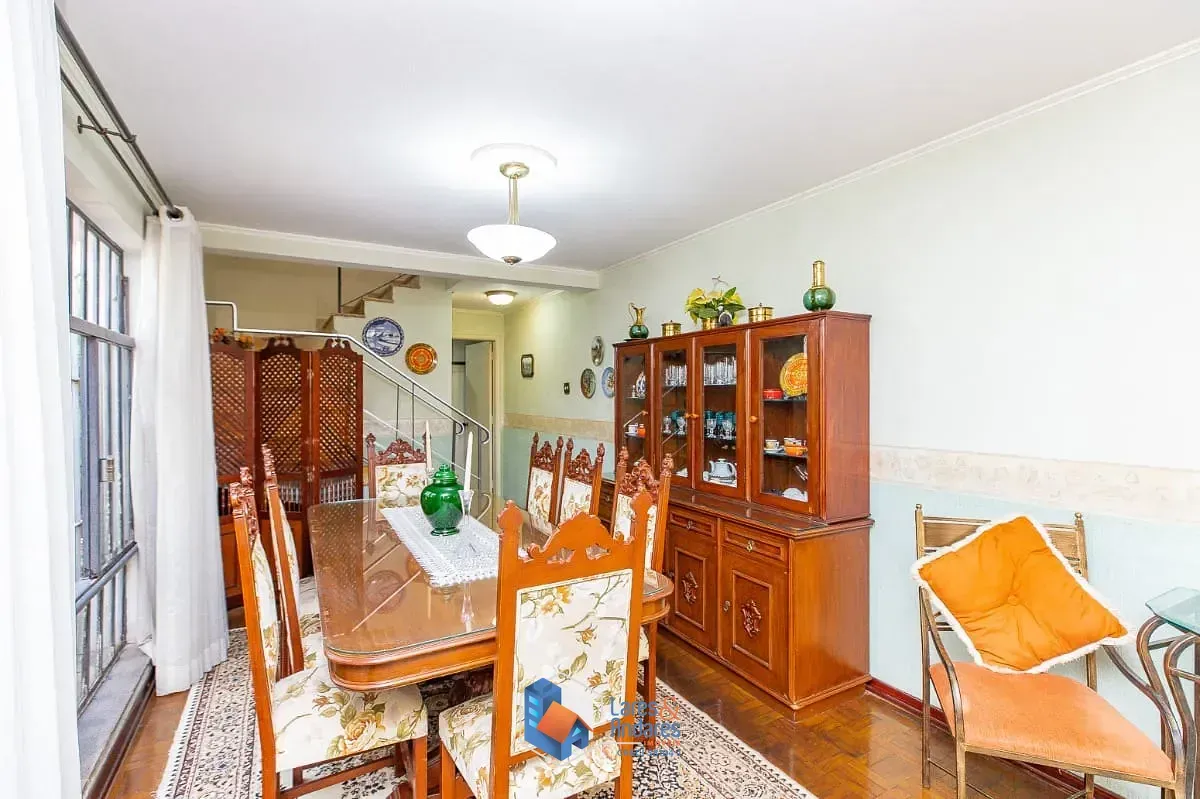 Imagem Sobrado para venda em Brooklin com 4 quartos, sendo 1 suíte, 250m²