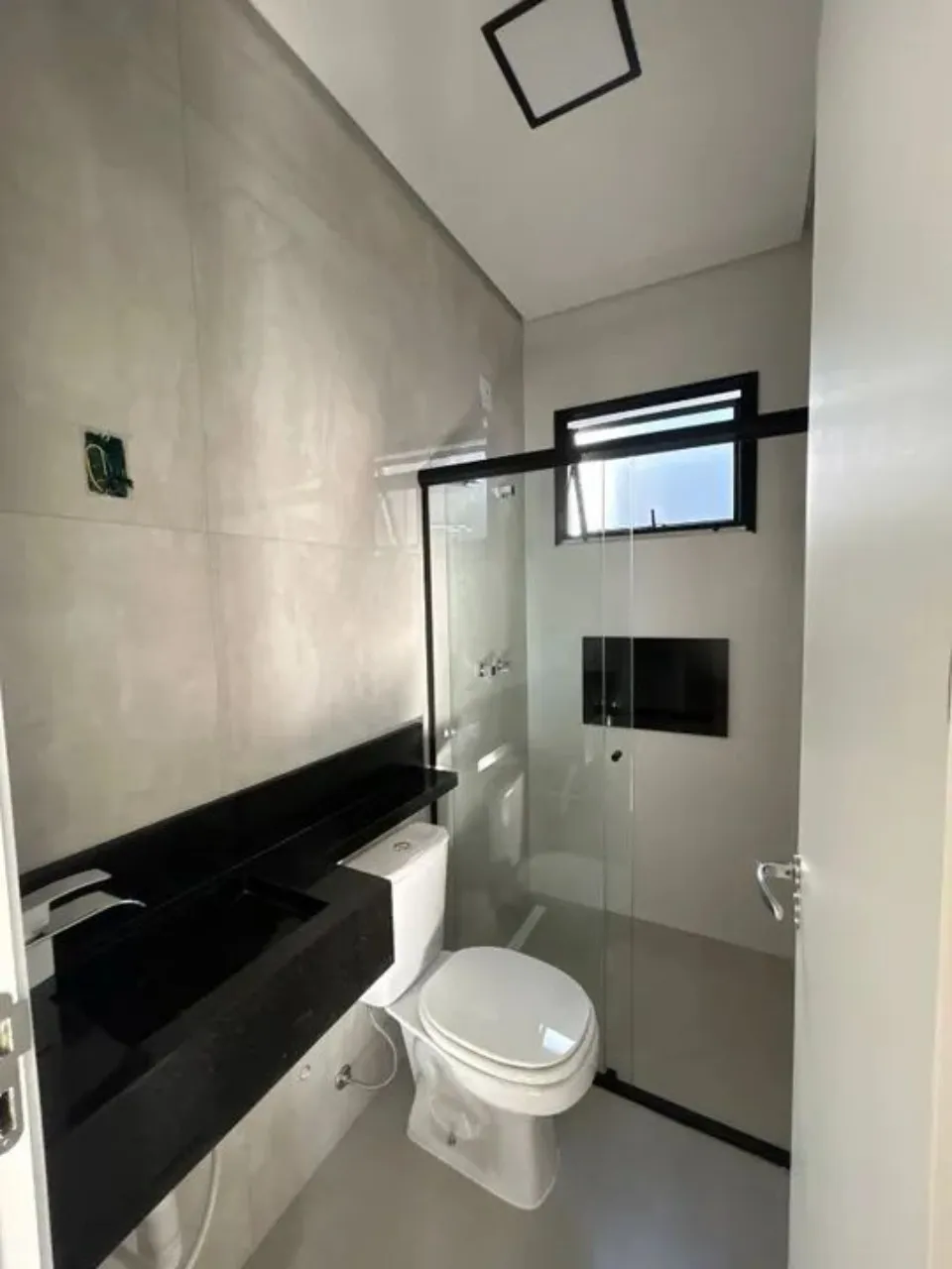 Imagem Casa de alto padrão no Condomínio Residencial Jardim em Sorocaba: 3 quartos, 1 suíte, 2 salas, 2 banheiros, 2 vagas de garagem, 118,23m².
