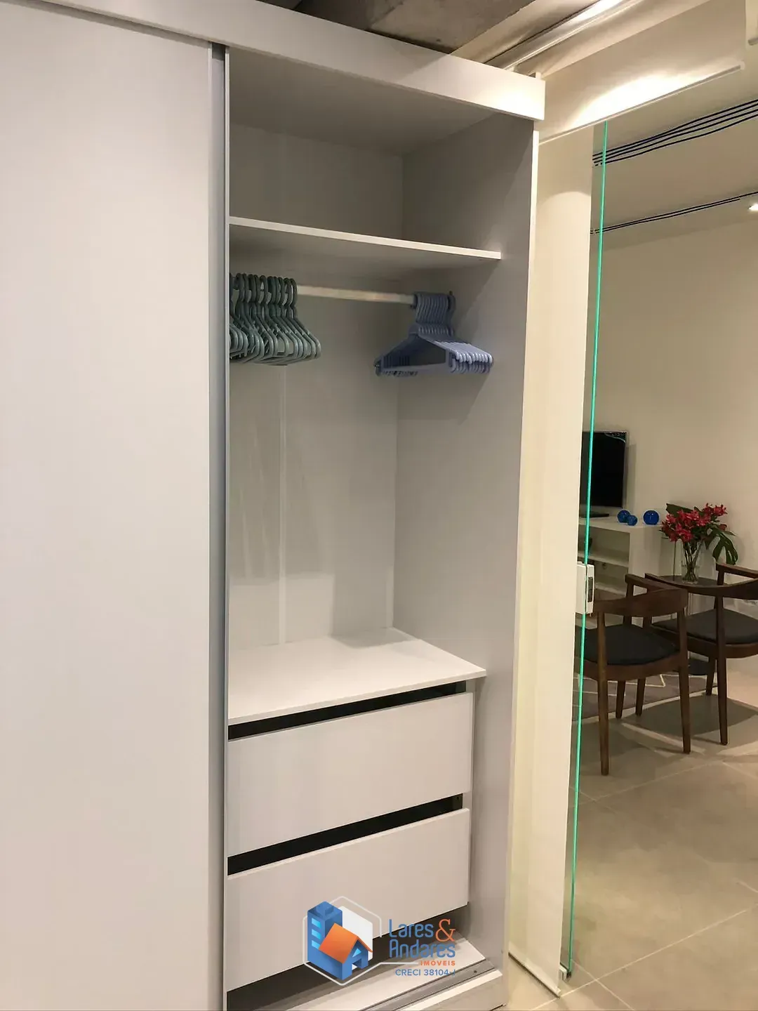 Imagem Apartamento para venda e locação em Itaim Bibi com 2 quartos, sendo 2 suítes, 62m²