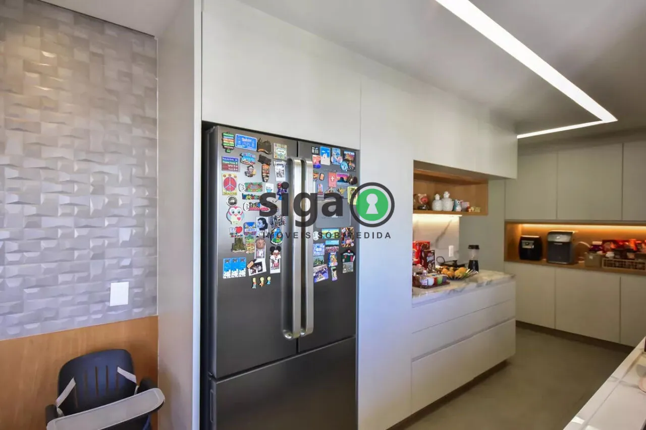 Imagem Apartamento de 223 metros com 3 quartos e 4 vagas