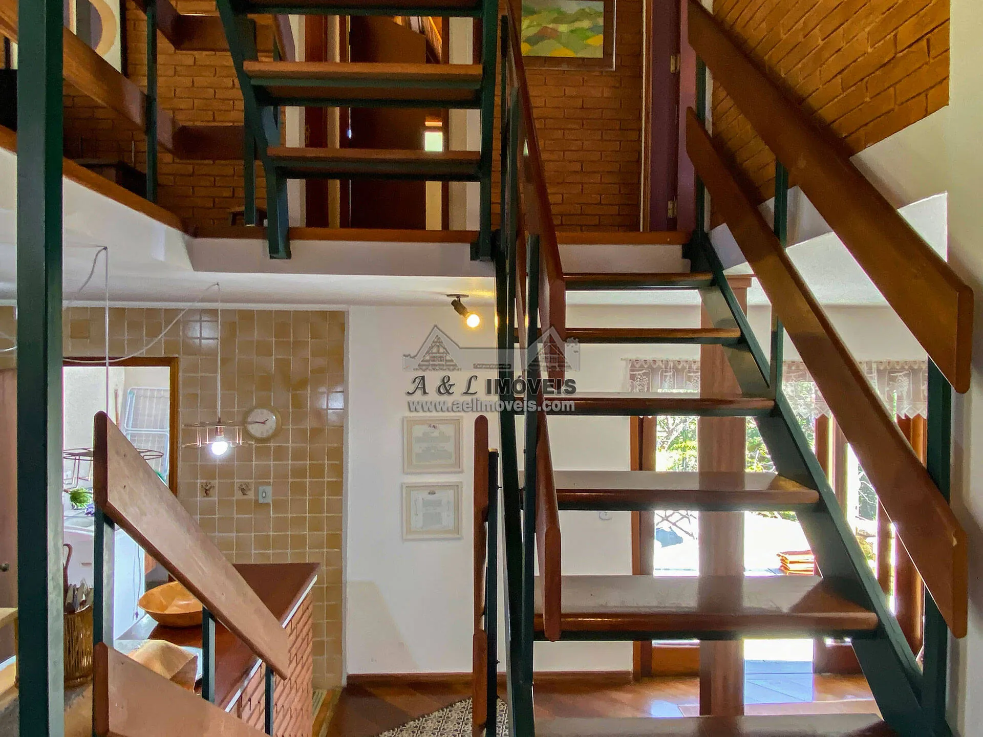 Imagem Casa à venda em Campos do Jordão - Chalé com 3 dormitórios