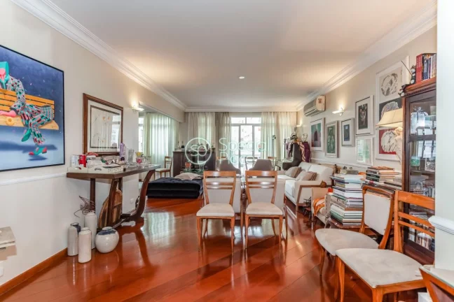 Imagem Linda cobertura triplex em rua super procurada do bairro. São 391m2 com 4 dormitórios ( 1 suíte )...