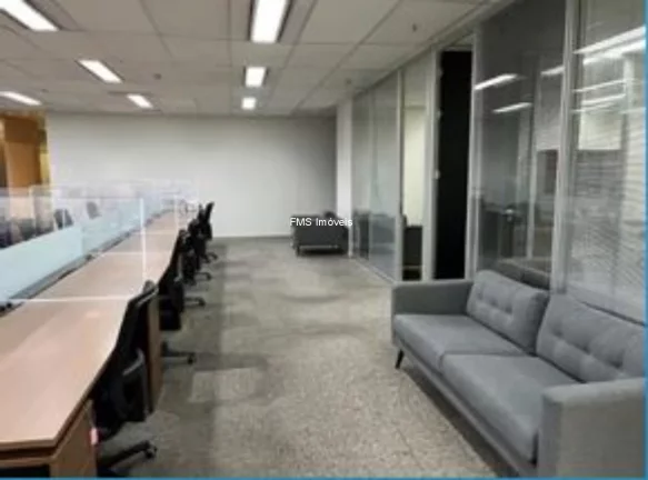 Imagem Andar Comercial de Alto Padrão com 10 Vagas de Garagem na Vila Olímpia, São Paulo-SP
