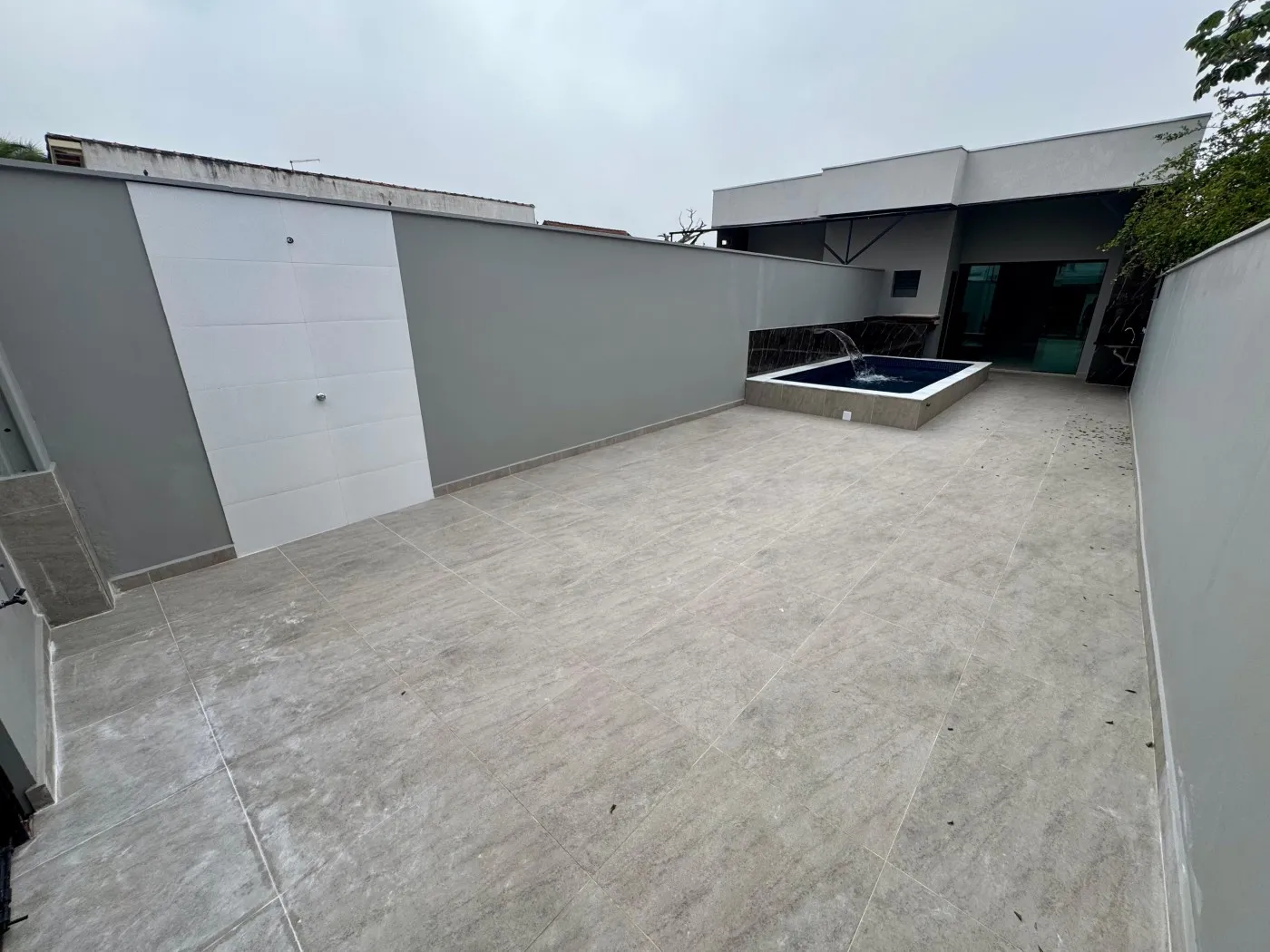 Imagem Casa para Venda em Mongaguá, Florida Mirim, 3 dormitórios, 1 suíte, 2 banheiros, 3 vagas