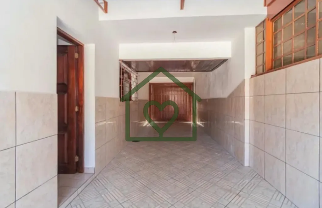 Imagem Para quem busca uma casa espaçosa, com estrutura de construção muito sólida e excelente distribu...