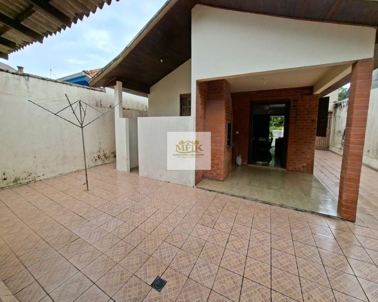 Imagem Casa com 4 quartos à venda no Atami