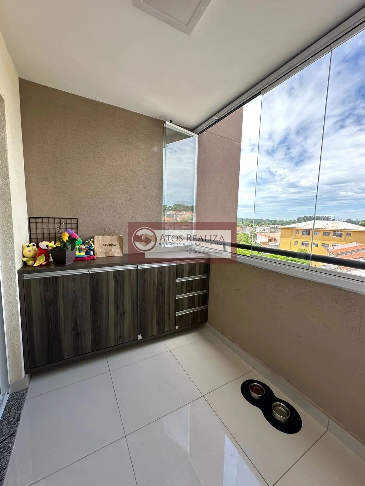 Imagem Vendo Oportunidade em Jabaquara. Apartamento 54m2, com 2 Dormitorios, 1 Suíte, 2 sala, sacada, Piscina, 1 vaga de garagem, R$: 485.000 Valor de oportunidade.