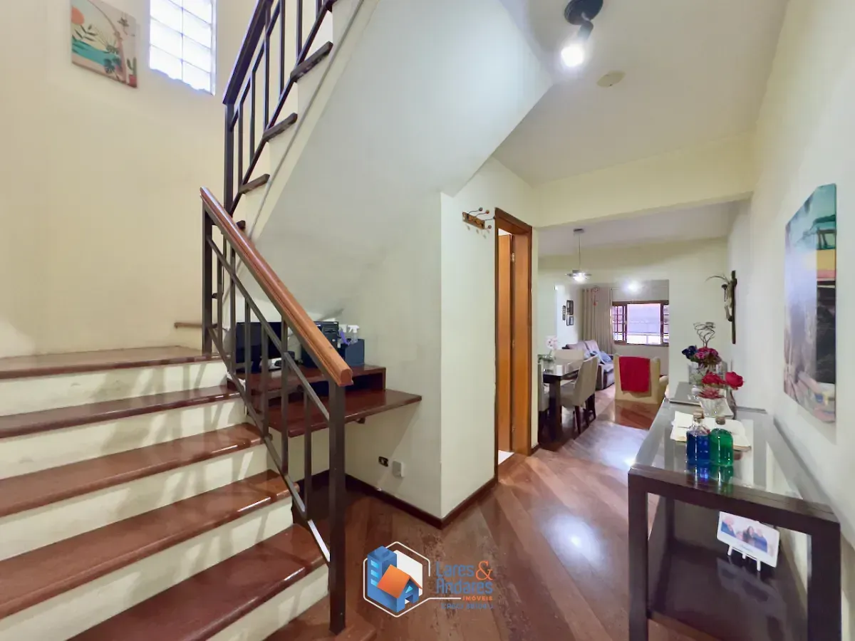 Imagem Sobrado para venda em Vila Marari com 3 quartos, sendo 3 suítes, 157m²
