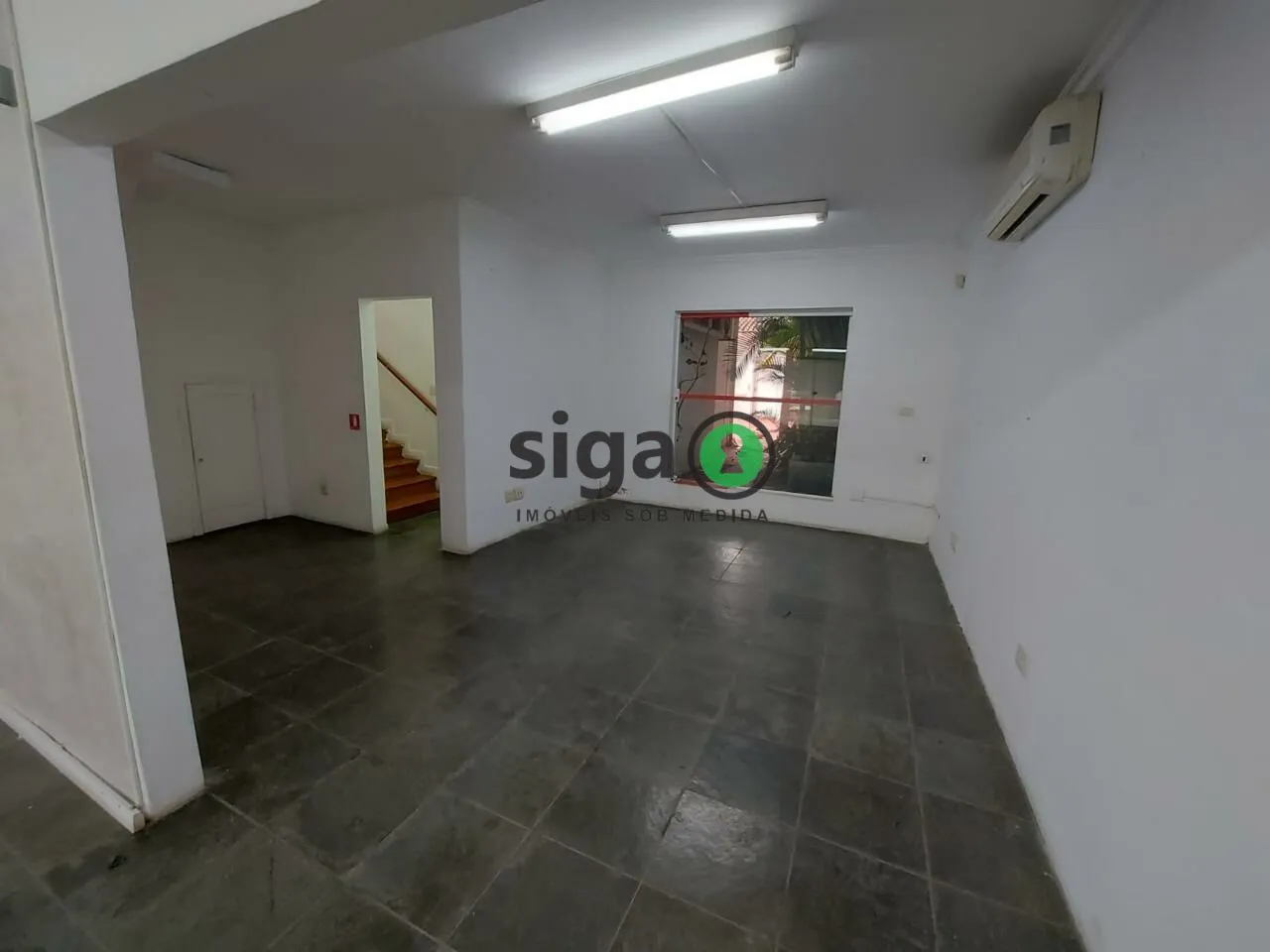 Imagem Casa Comercial para Locação em Pinheiros, com 350m² com 8 vagas, Sem mobilia