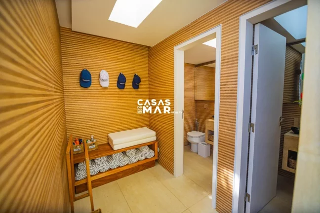 Imagem Casa Luxuosa Frente Mar em Tanguá, Angra dos Reis-RJ: 6 suítes, praia particular e deck para embarcações.