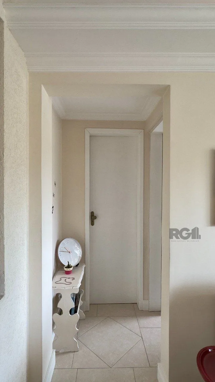 Imagem APARTAMENTO 2 DORMITÓRIOS, DE FRENTE, COM VAGA DE GARAGEM NO JARDIM BOTÂNICO