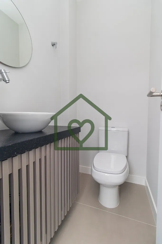 Imagem Heras Imóveis vende apartamento mobiliado, com 2 dormitórios, no bairro Passo da Areia, em Porto A...