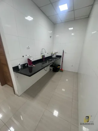 Imagem Galpão Comercial de Alto Padrão em Cotia-SP 2 Salas, 4 Banheiros, 527m² Venda ou Locação no Jardim Santa Paula