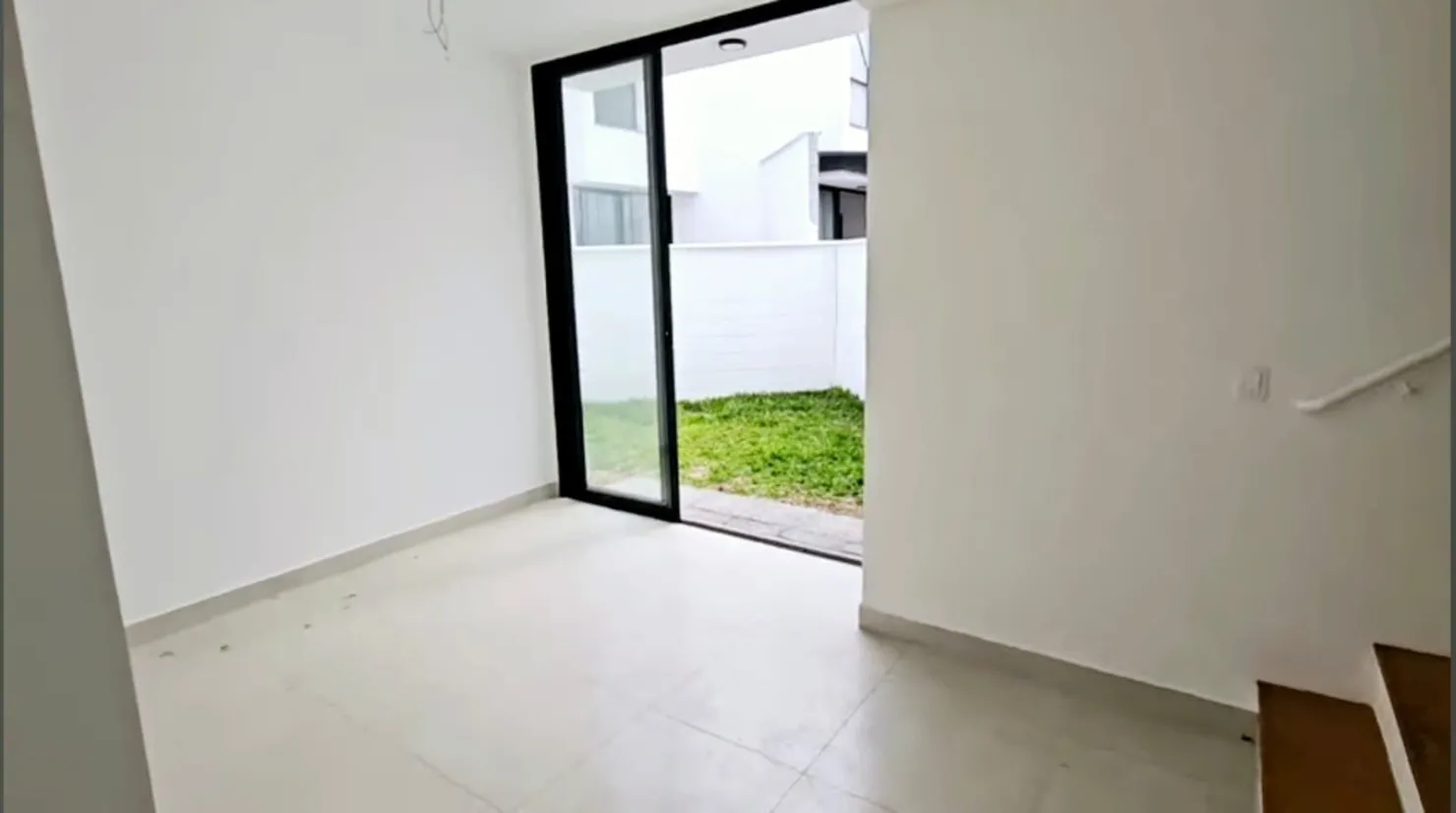 Imagem Casa em Condomínio com 2 Suítes Planejada e Mobiliada, com Lazer Completo e Localização Privilegiada no Itaguá