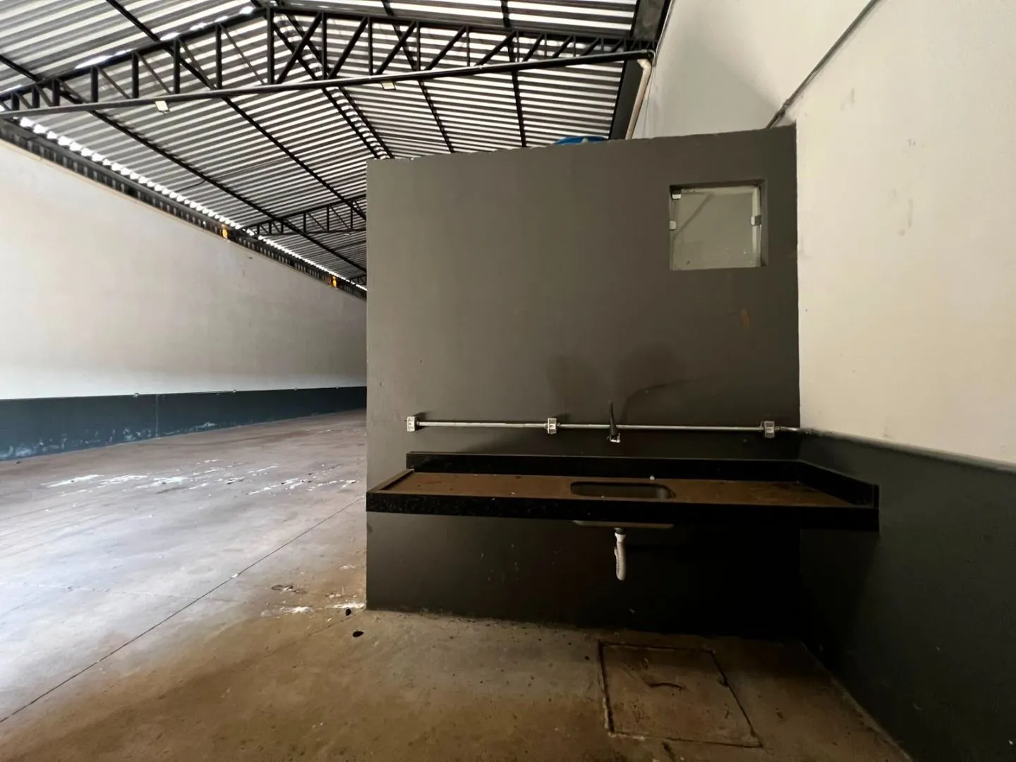 Imagem Galpão para alugar, 300 m² por R$ 4.500,00/mês - Planalto - Patos de Minas/MG