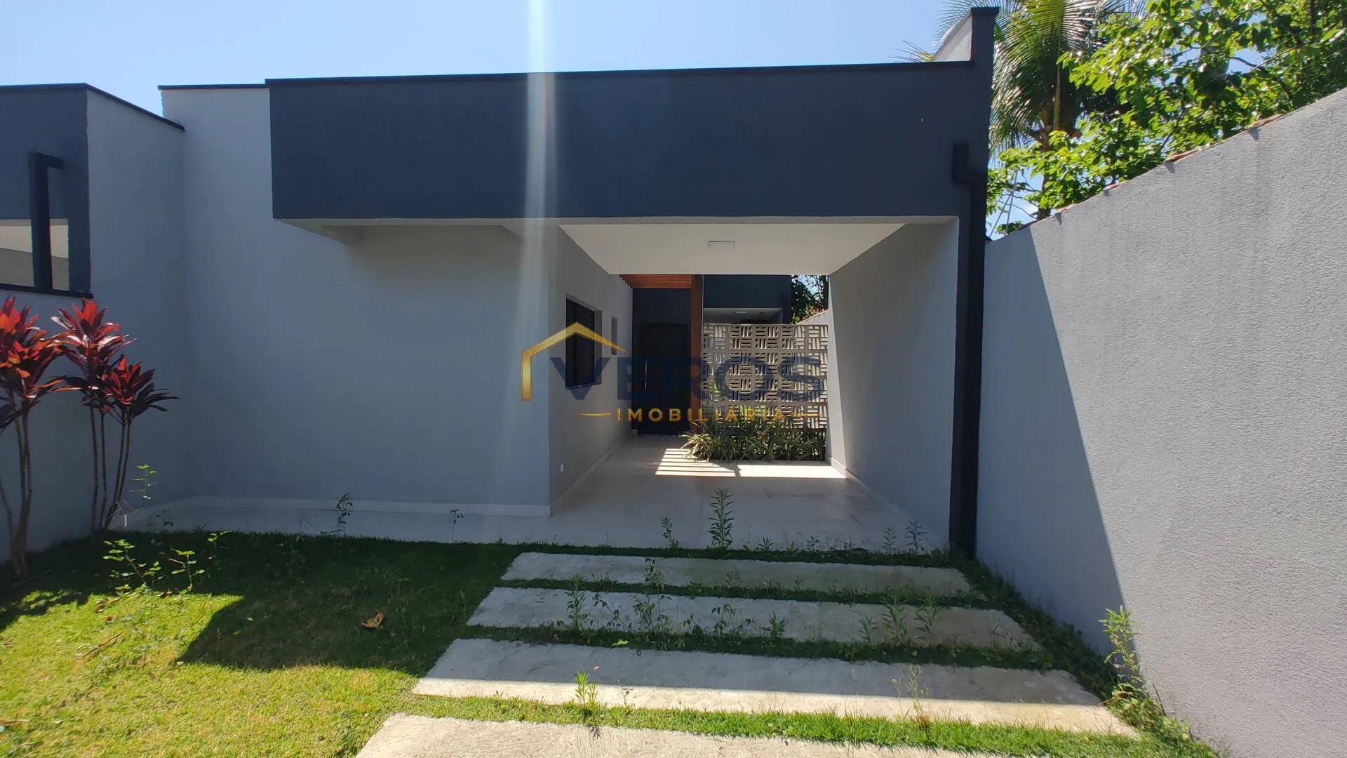 Imagem Casa a venda em Caraguatatuba Térrea com 3 suítes Jd Gaivotas