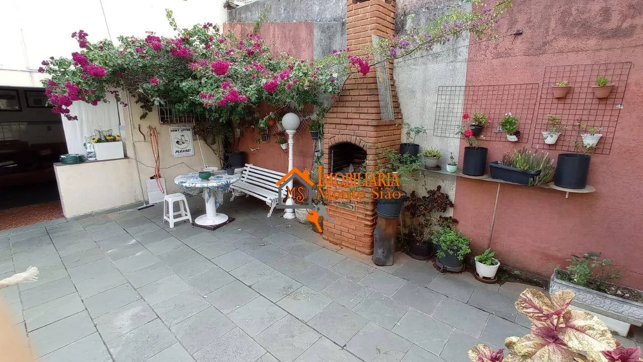 Imagem Casa com 2 dormitórios à venda, 400 m² por R$ 1.200.000,00 - Vila Galvão - Guarulhos/SP