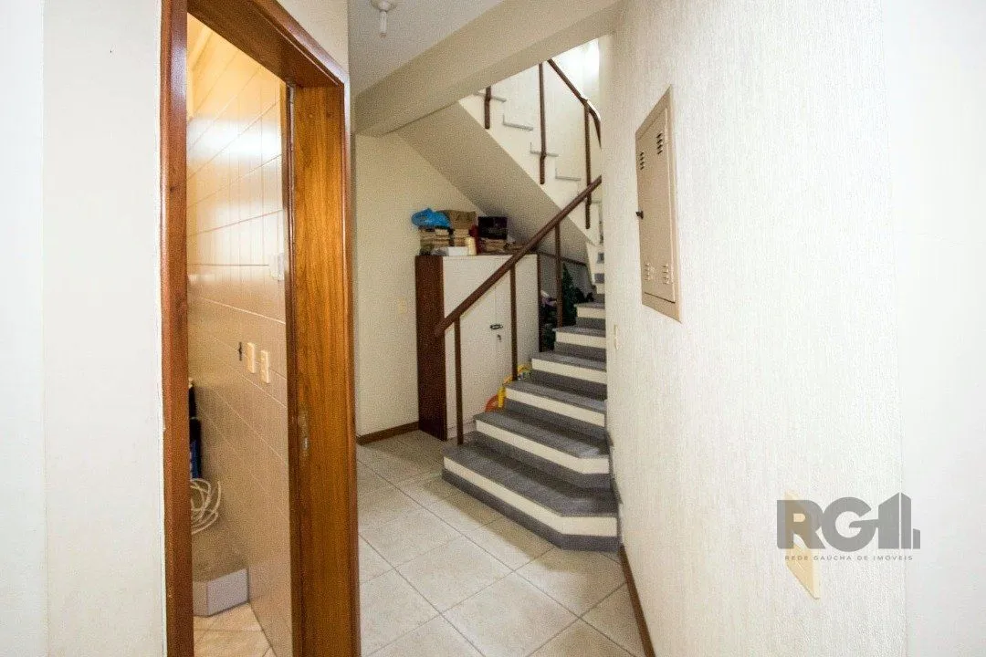 Imagem Sobrado com 6 suites, lareira, lavabo, pátio - Bairro Belém Velho